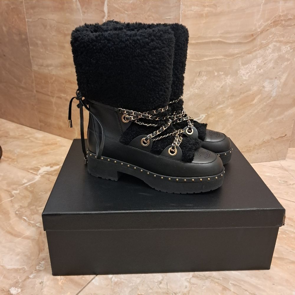 Chanel Boots Women's 38 Fur Leather Ski Luxury Designer Shearling Cozy